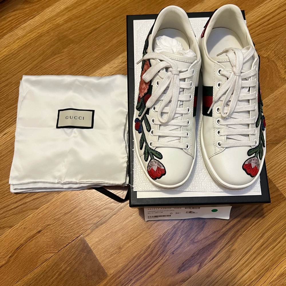 Gucci Ace Floral Embroidered Leather Sneakers